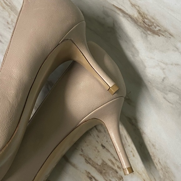 AUTHENTIC Valentino Garavani pink nude pointed toe heels and free neckla… - Picture 12 of 12